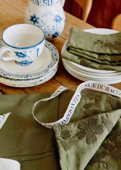 Nappe Brodée
