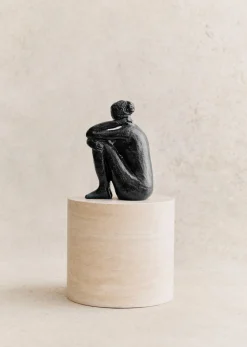 Sculpture Guénolée Courcoux - Femme Dans Ses Pensées Grand Modèle