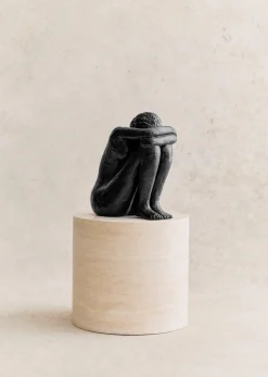 Sculpture Guénolée Courcoux - Femme Assise Grand Modèle